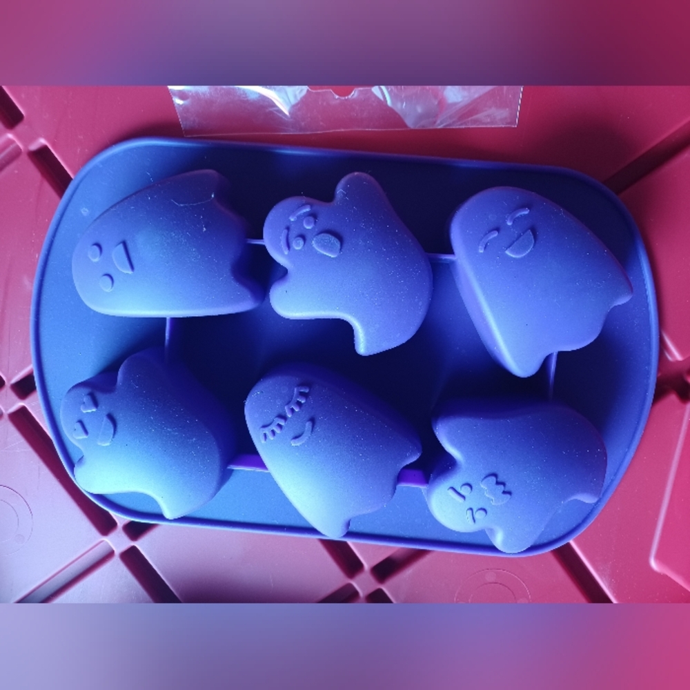 Ghost Cookie Cutters & Mold Lot - Picture 3 of 4